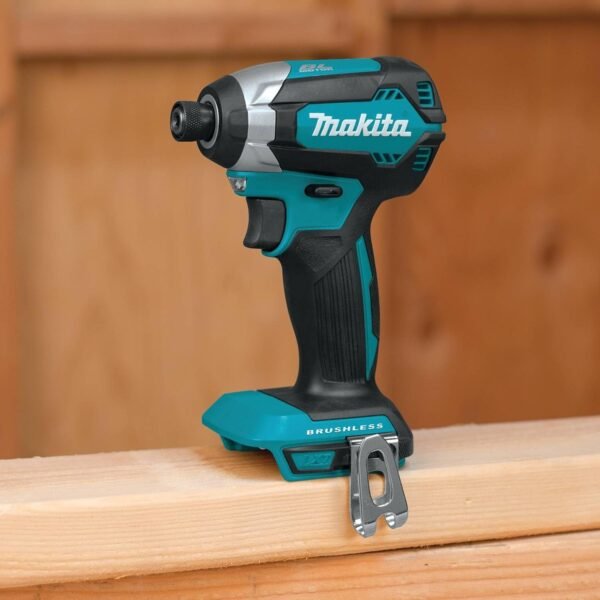 Atornillador de Impacto Inalámbrico Makita 18V XDT13Z madera
