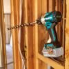 Taladro Inalámbrico Makita 18V XPH16Z con broca larga